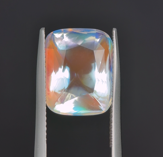9.74ct Rainbow Moonstone