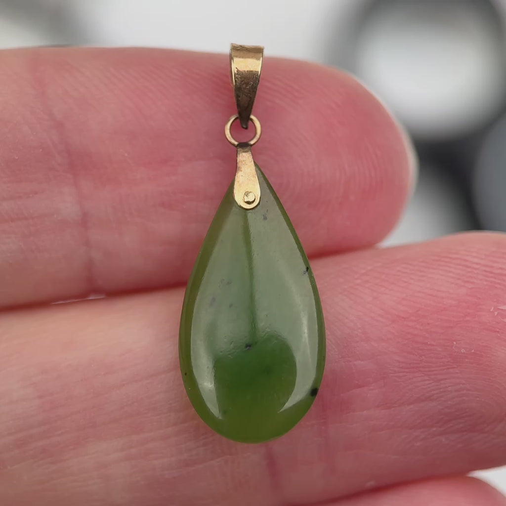 Vintage 14k Gold Nephrite Jade Teardrop Pendant
